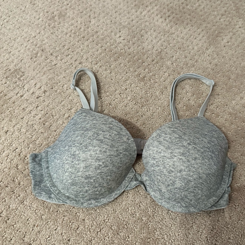 Victoria’s Secret Pink T-shirt bra 34B